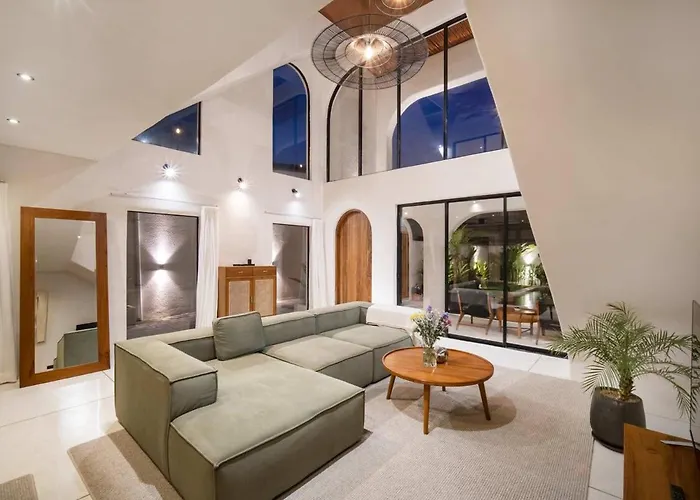 别墅 Nusa Loft V1 -2br With Rooftop Space In 乌鲁瓦图
